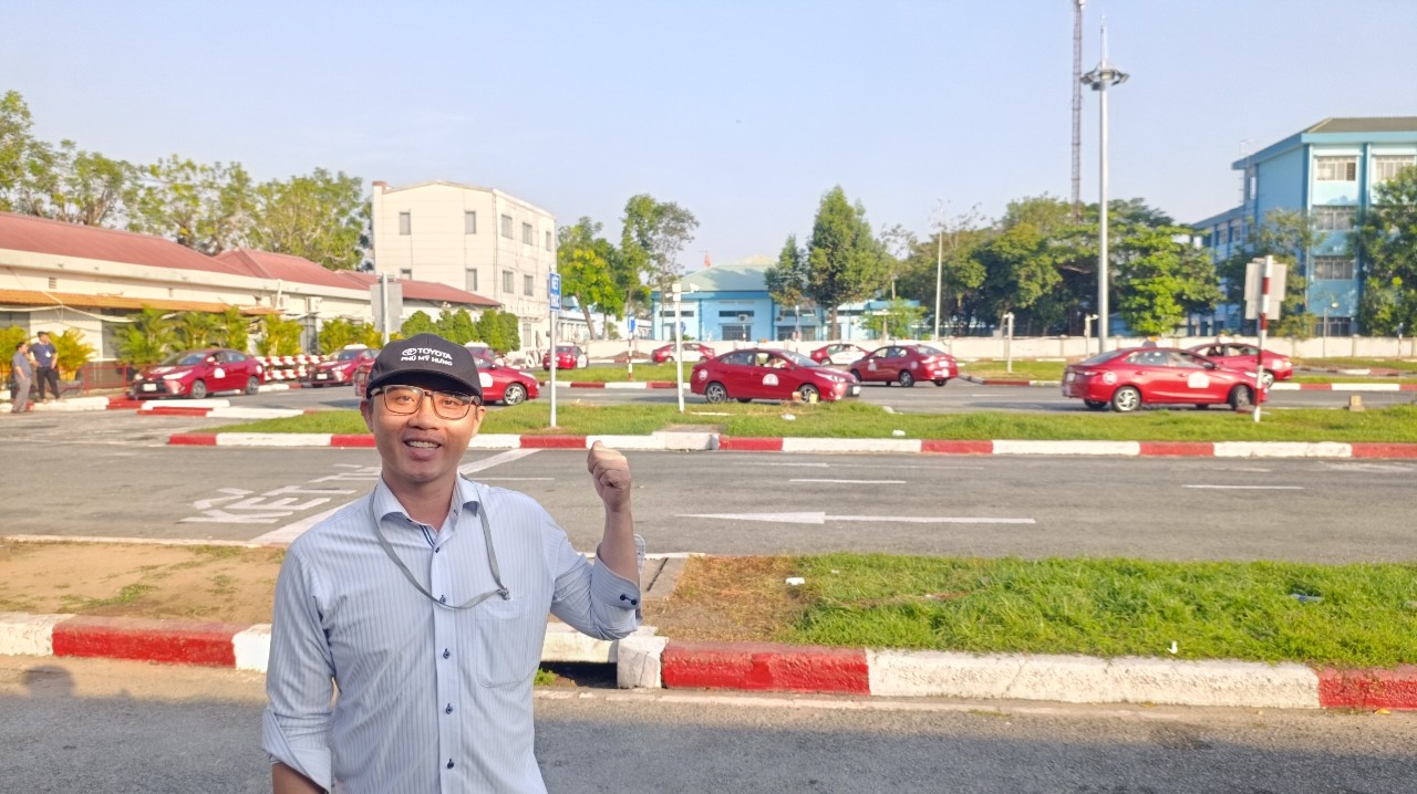 Thầy Trí Dạy Lái Xe